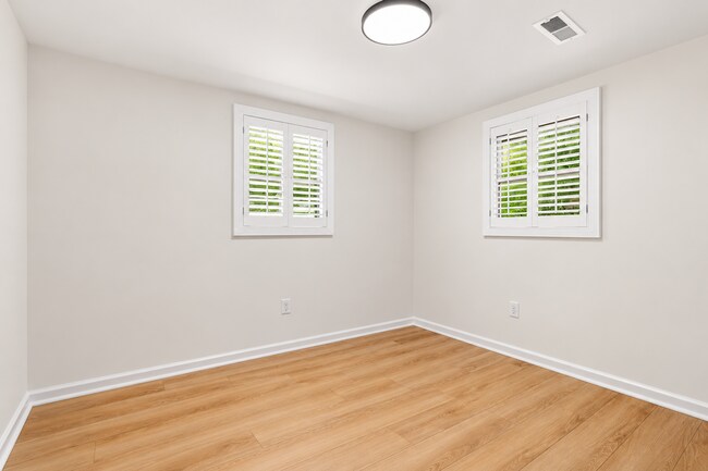 Building Photo - 23 Brookside Ln