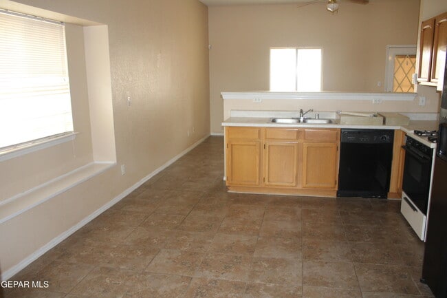 Building Photo - 11613 Sandy Plateau Cir