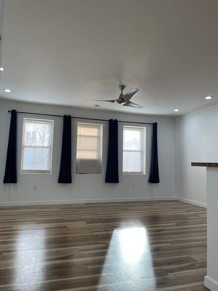 living room - 1105 S 47th St