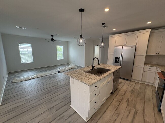 Building Photo - 3055 Lamplighter Dr