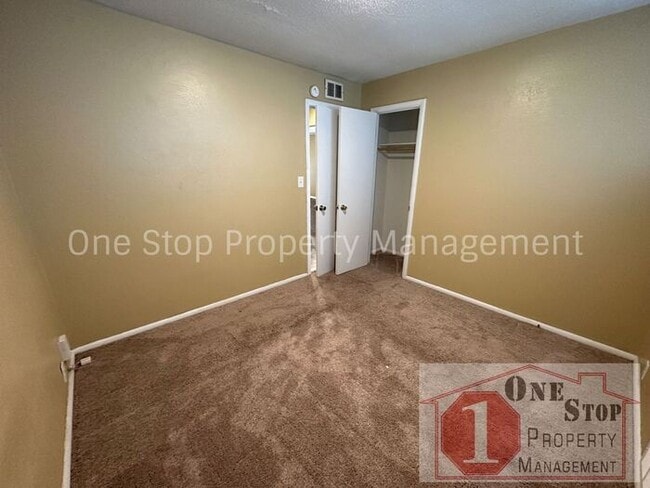 Building Photo - Adorable 3 Bedroom Home in Kansas City!!