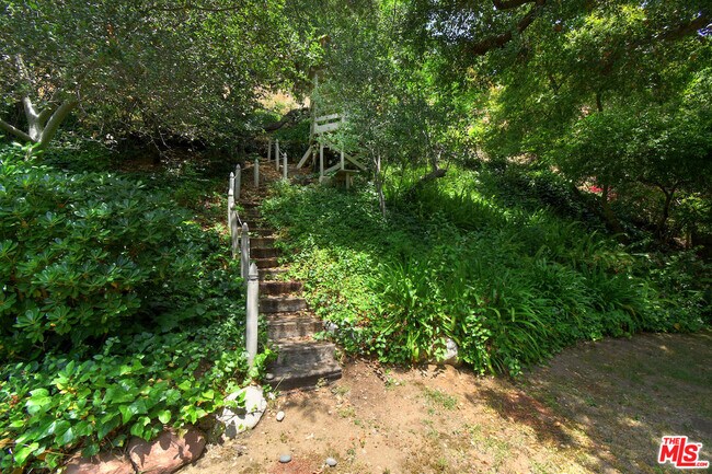 Building Photo - 3254 Oakdell Rd