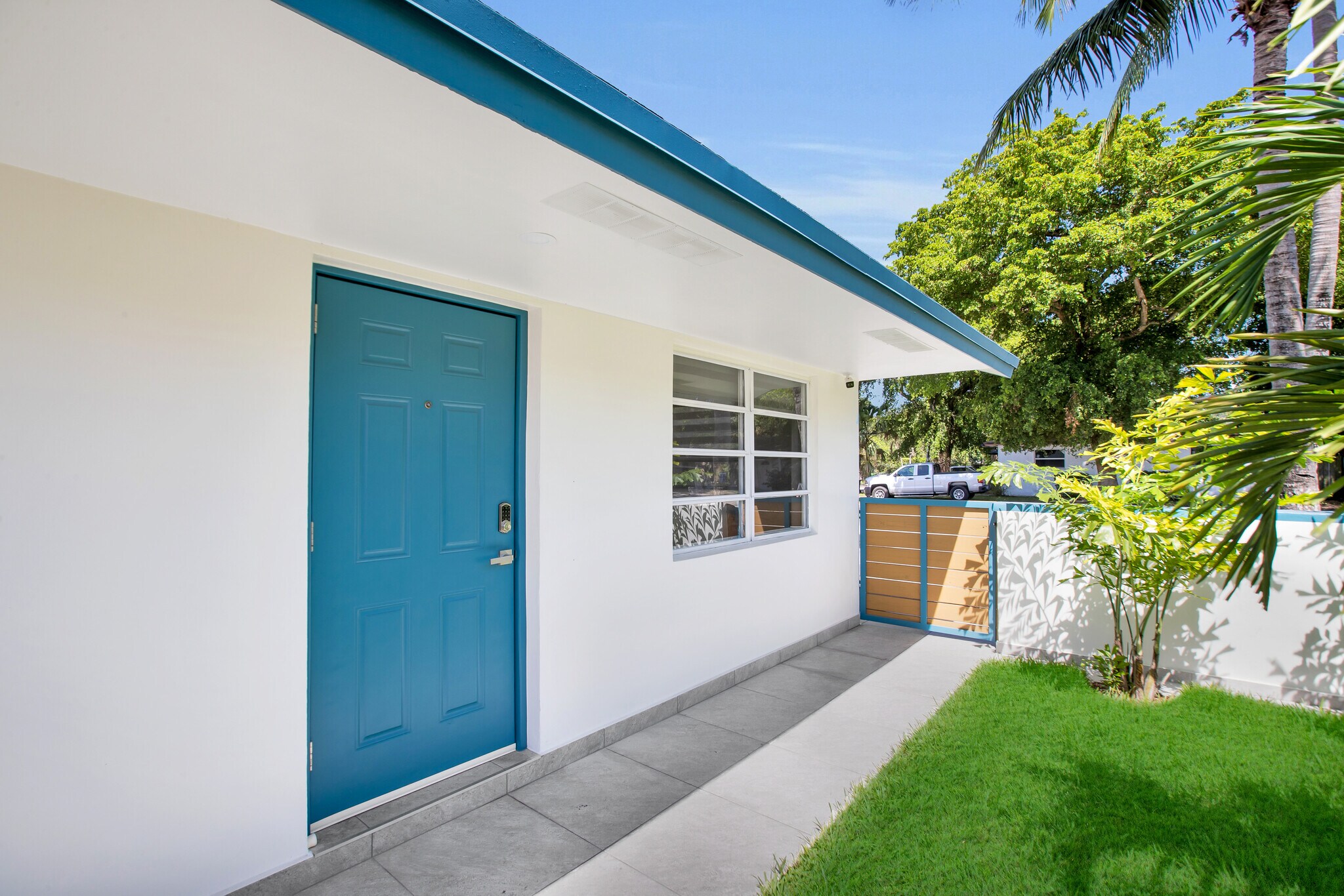 Building Photo - 1850 SW 24th St