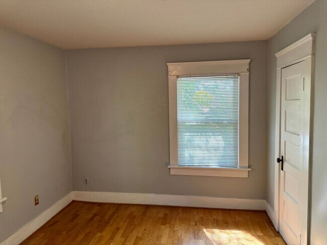 Building Photo - 4 Bedroom House Near Downtown Eugene