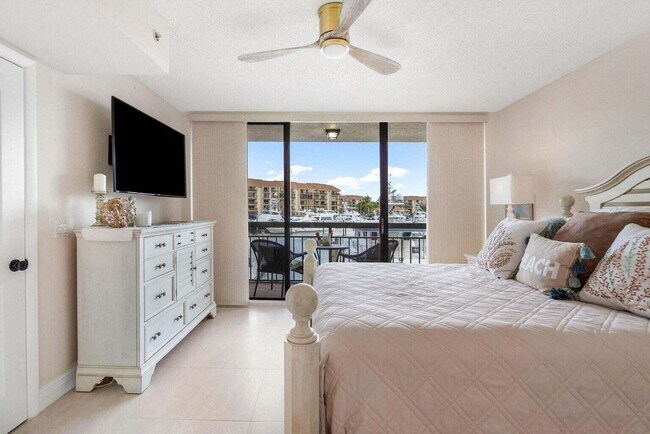 Building Photo - 2601 Marina Isle Way