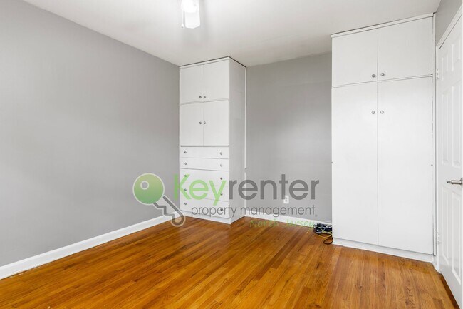 Building Photo - Quiet 2nd-Floor 1BR Condo – Updated Bath, Pet Friendly & Easy NYC Commute