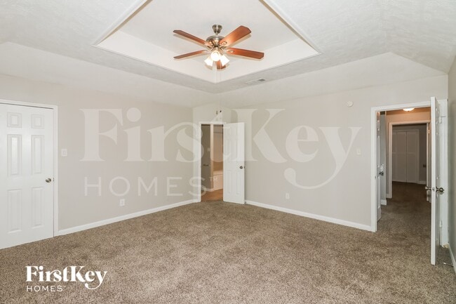 Building Photo - 2106 Hazyknoll Ln