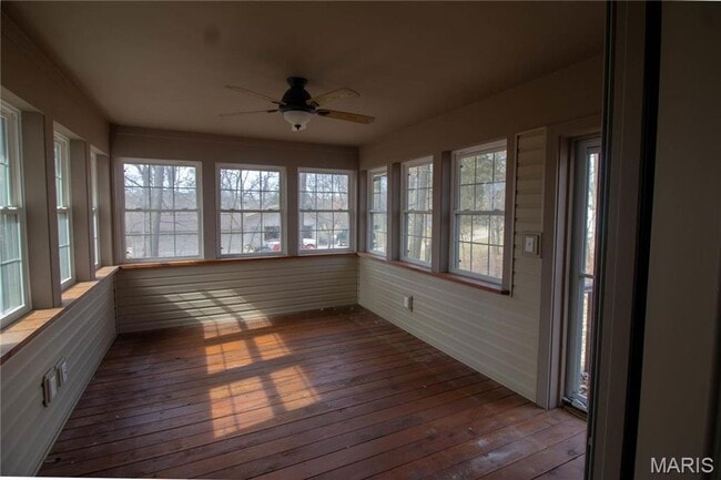 Building Photo - Welcome to this beautiful 3-bedroom spacio...