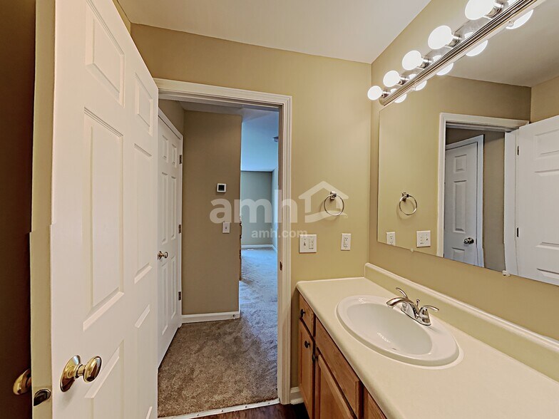 Building Photo - 1602 Solitude Ct