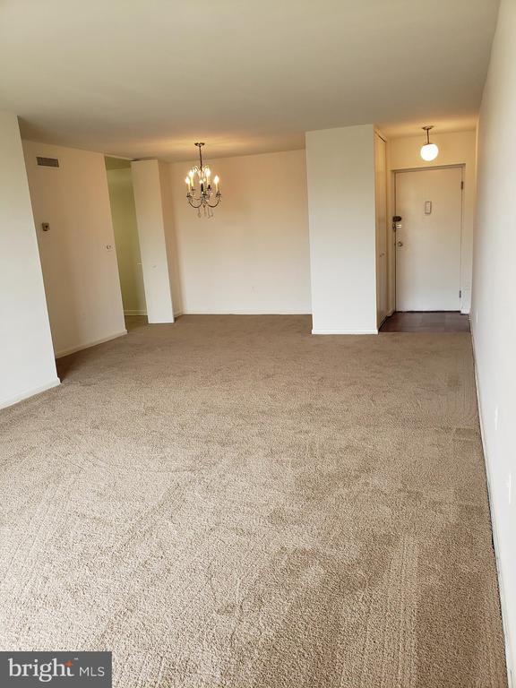 Building Photo - 130 Slade Ave