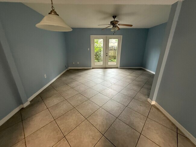 Building Photo - 1625 Martin Bluff Rd