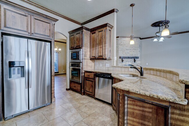 Building Photo - 812 Ryan Rd