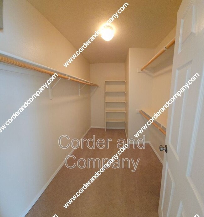 Building Photo - 1416 Monterrey Rd NE