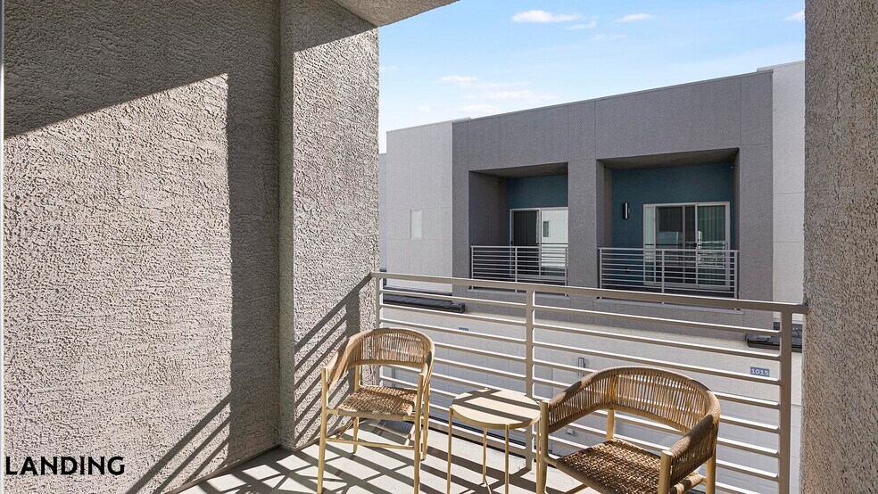 Building Photo - 2705 N Rancho Dr