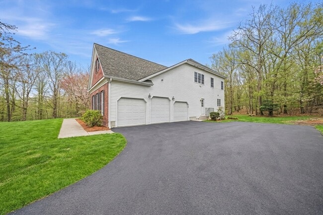 Building Photo - 9 Overlook Rd