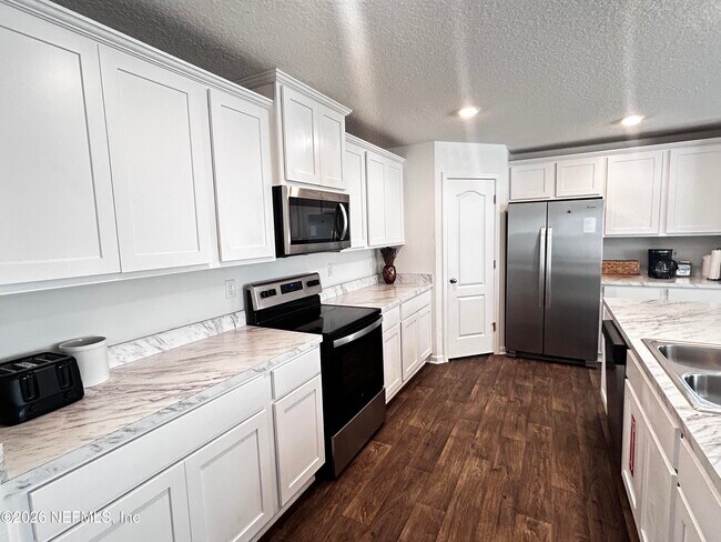 Building Photo - 12571 Russian Olive Rd