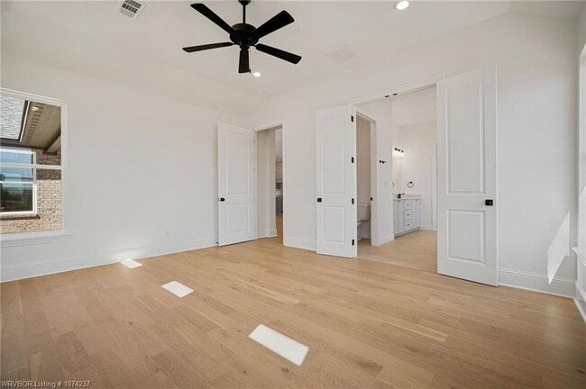 Building Photo - 7627 Woodbine Ln