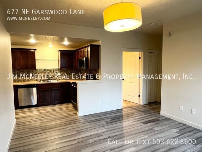 Building Photo - 677 NE Garswood Ln