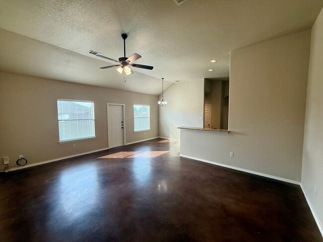 Building Photo - Beautiful 3 bedroom, 2 bathroom home in Ne...