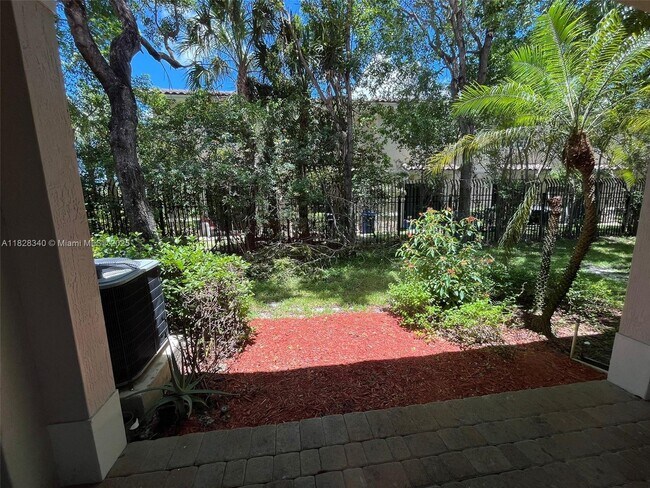 Building Photo - 2539 SW 82nd Ave