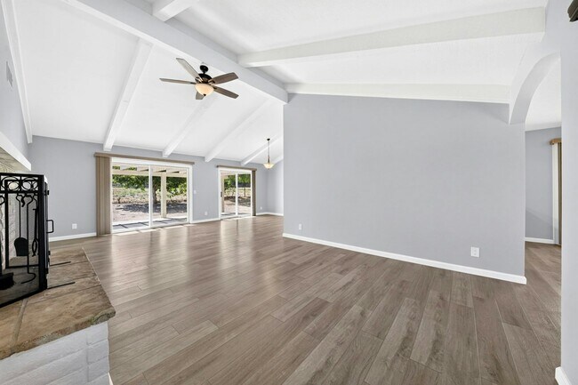 Building Photo - 28147 Queensbridge Rd