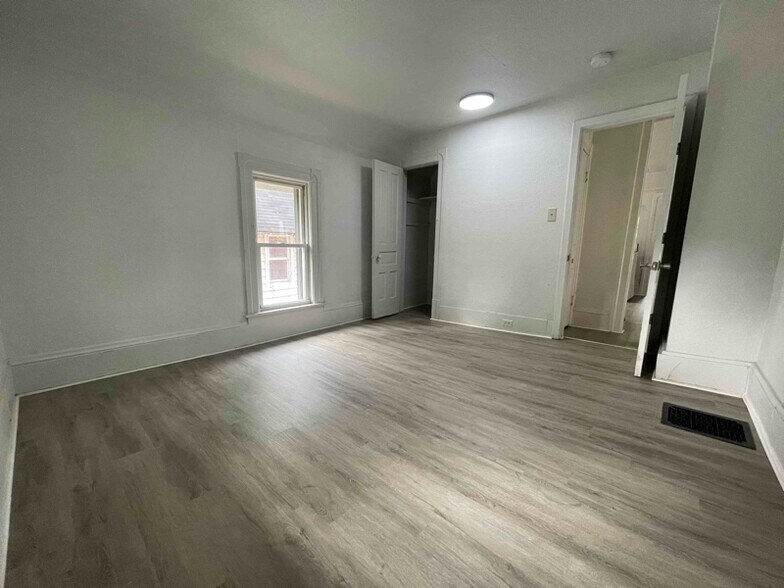 Building Photo - 608 3rd St