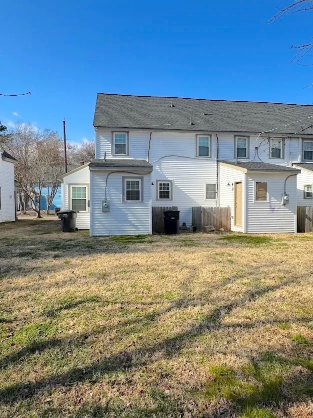 Building Photo - 102 Cushing St