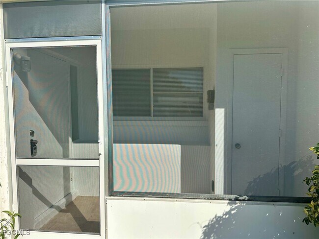 Building Photo - 4802 Tudor Dr