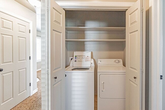 Building Photo - Charming 3-Bedroom Home with Garage on a S...
