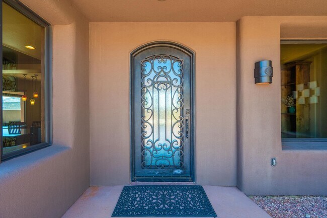 Building Photo - Exquisite Custom Home in Prestigious Commu...