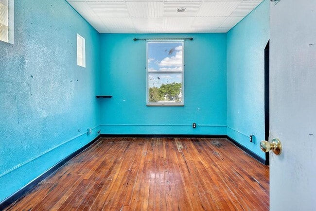 Building Photo - 521 N Dixie Hwy