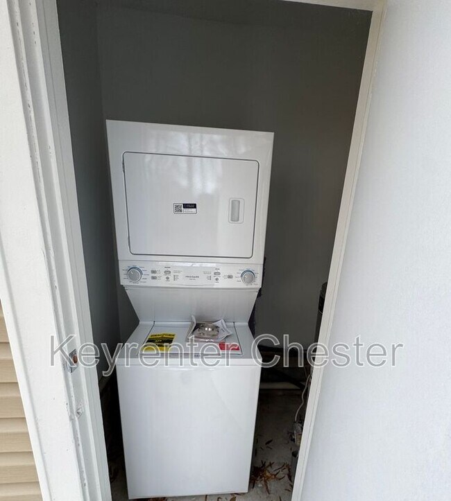 Building Photo - 2607 Petersburg St