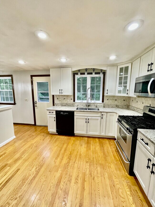 Building Photo - 30 Flynn Rd