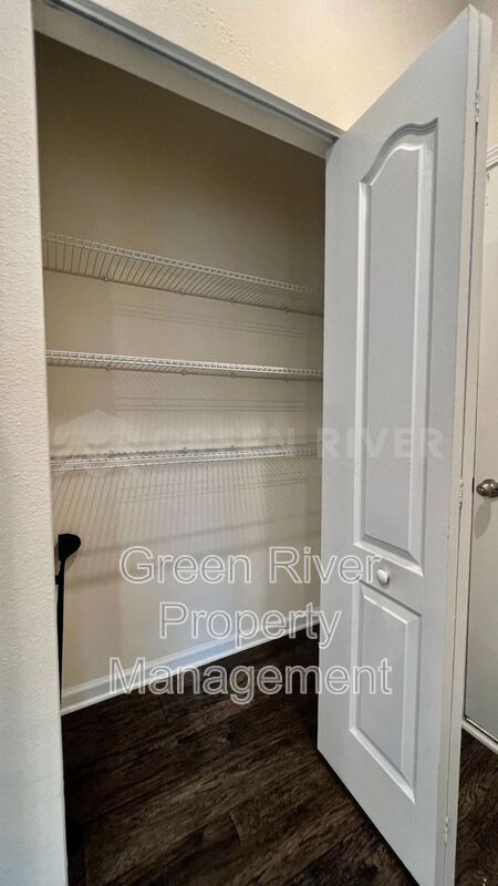 Building Photo - 294 Aralia Ln