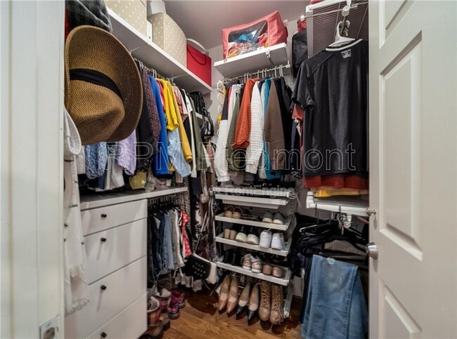 Building Photo - 220 Renaissance Pkwy NE