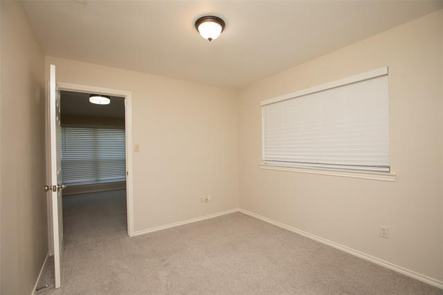 Building Photo - 705 Greenway Dr