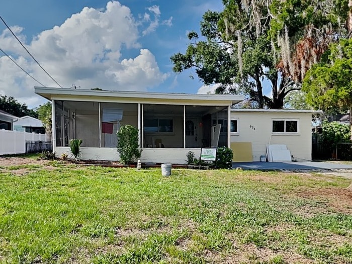 Primary Photo - 905 Alicia Ave