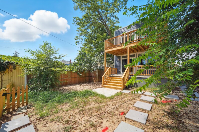 Building Photo - 1302 Porter St