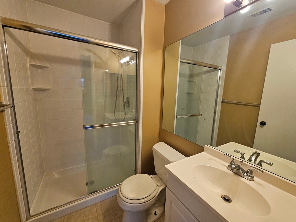 Building Photo - 573 Greystone Ln