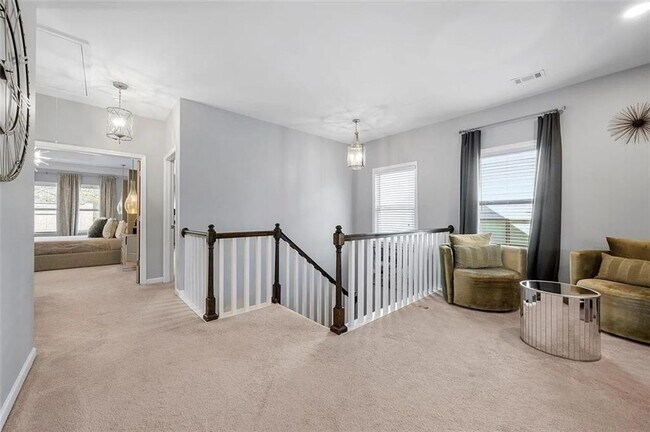 Building Photo - 3165 Oakdale Rd