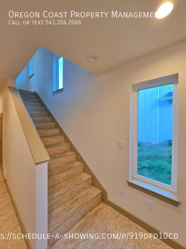 Building Photo - 471 Overlook Dr