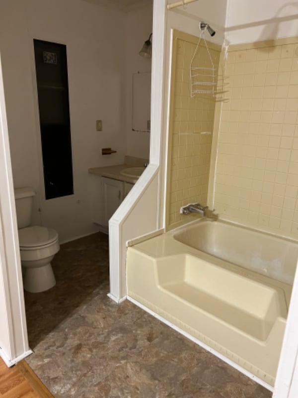 Building Photo - 5027 Henderson Cir