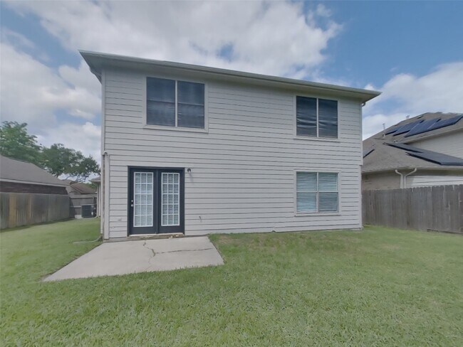 Building Photo - 14907 Englebrook Dr