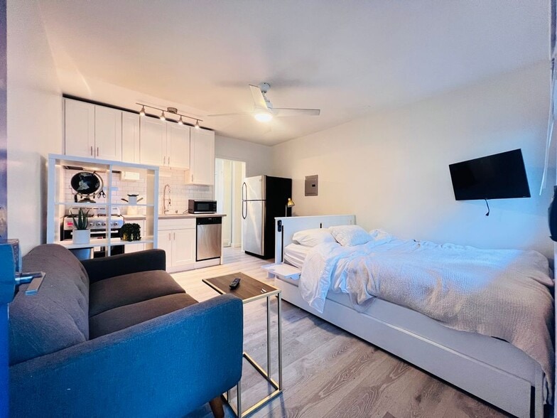 Building Photo - 5525 Harold Way