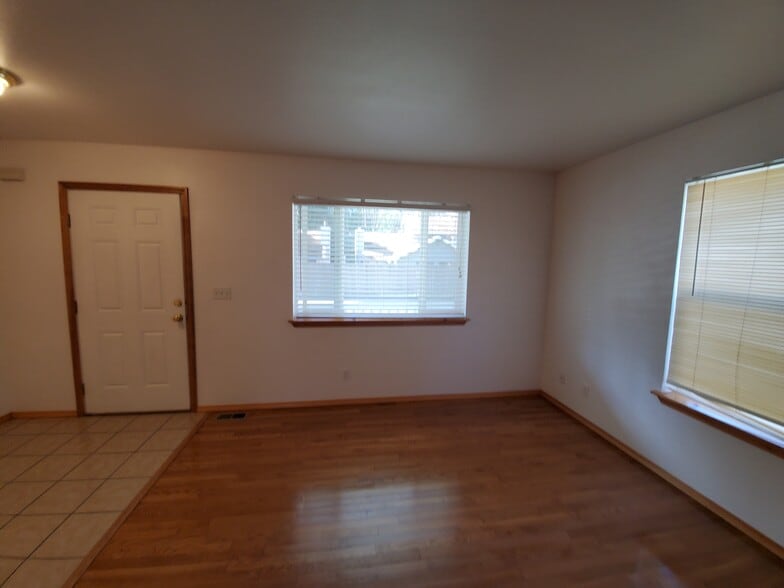 Building Photo - 6442 Shire Estate Pl NE