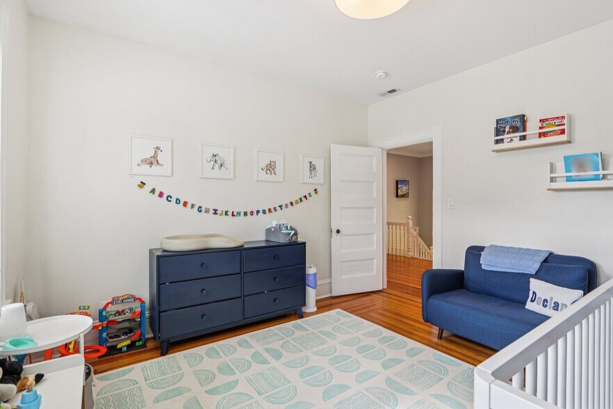 Building Photo - 424 Centre St