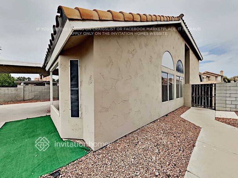 Building Photo - 1961 E Rosemonte Dr