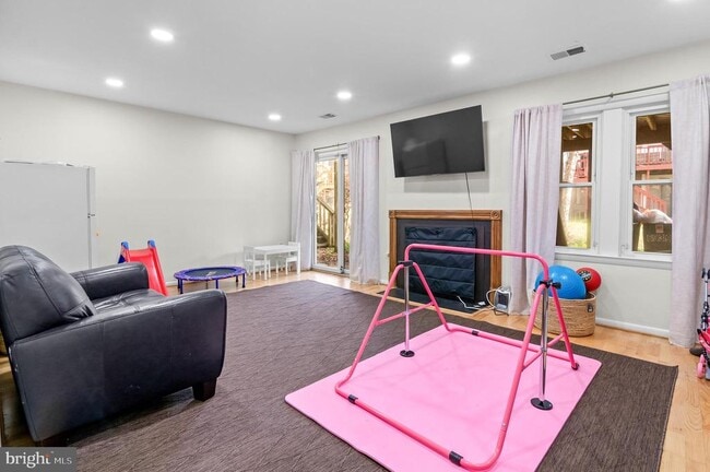 Building Photo - 6939 Copperbend Ln