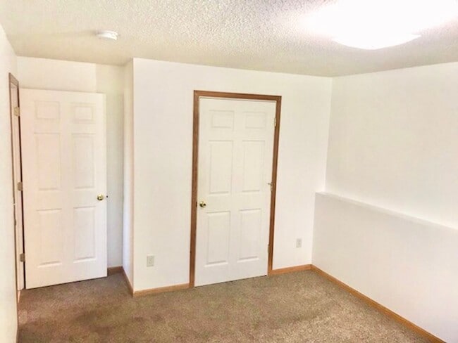 Building Photo - 804 Harrison Dr