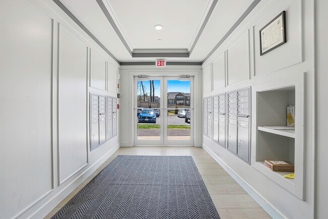 Building Photo - 4 Winslow Ln